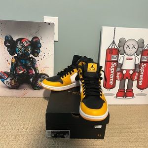 Air Jordan 1 Mid - Taxi/Black-white